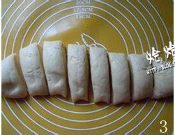 制作受欢迎的喧软可口的馒头--发财猪馒头