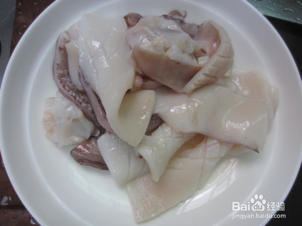 鱿鱼怎么做好吃——彩椒炒鲜鱿