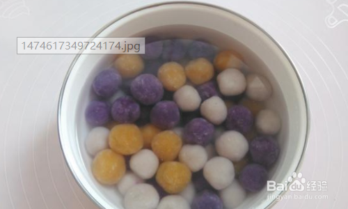 如何制作椰香三色芋圆