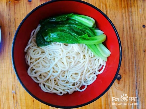 一碗暖心的香菇炖鸡面