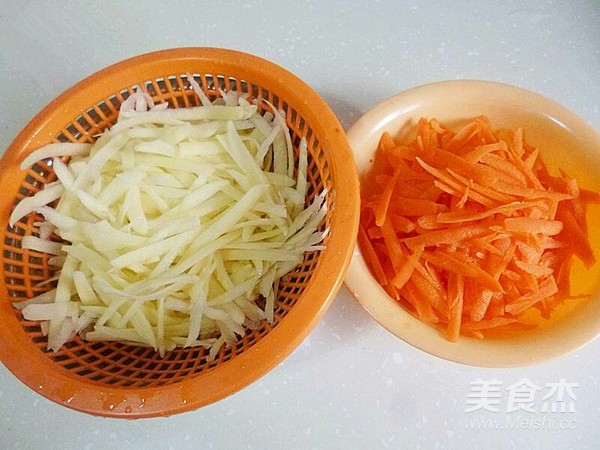 胡萝卜丝炒土豆丝
