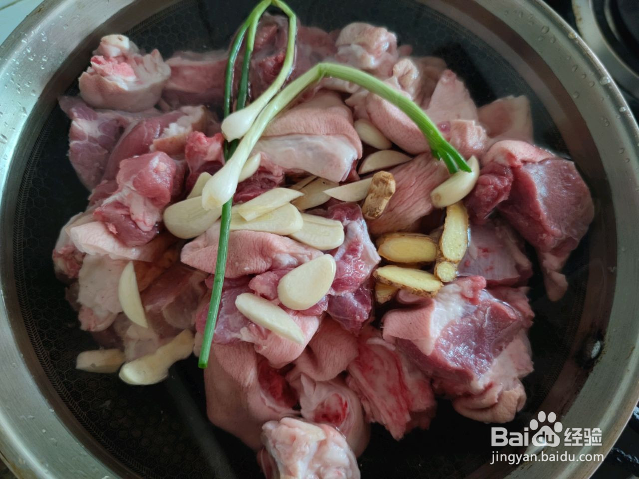 黄豆焖猪蹄的做法