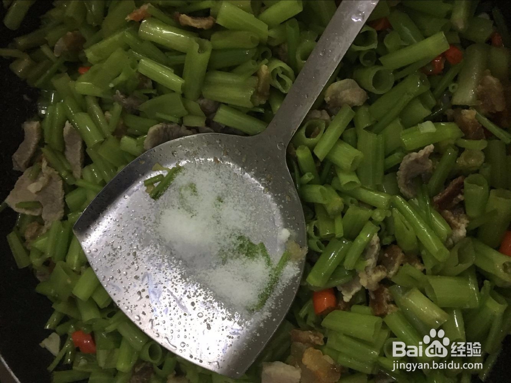 空心菜梗炒肉的做法-经济实惠的美味