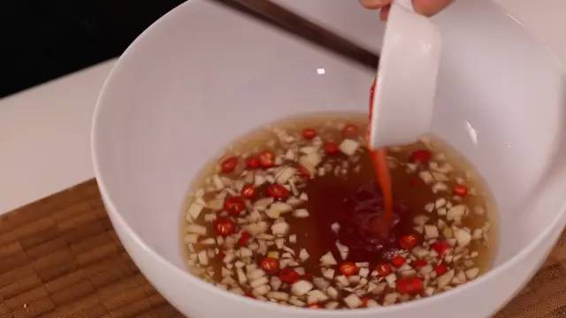 这个夏天凉拌小菜白菜心拌杏鲍菇,吃起来不要太爽哦!