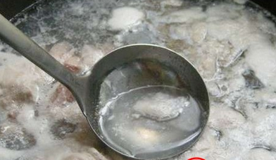 怎岩做香菇焖排骨