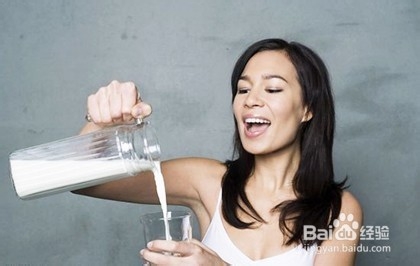 牛奶最危险的吃法和喝牛奶的注意事项