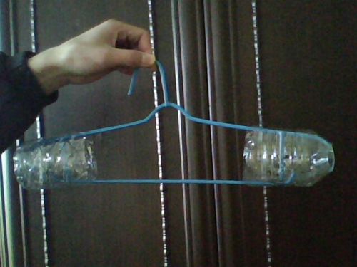 【洗衣窍门】如何用普通衣服架晾毛衣