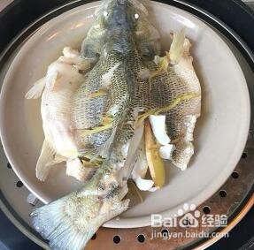 鲈鱼清蒸怎么做