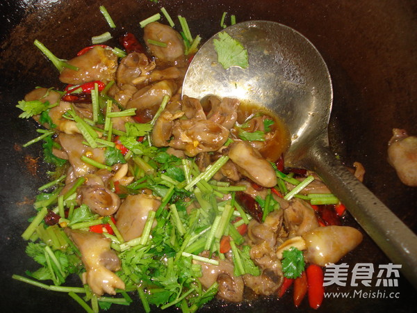 芫爆鸡心的做法