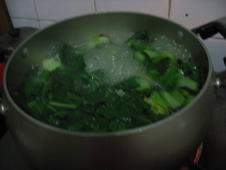 油腻腻的东西吃多了，来尝尝清淡的青菜冬笋汤！