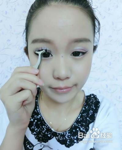 怎样的萝莉妆容看起来显年轻