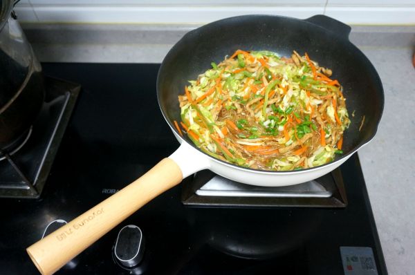肉丝圆白菜炖粉条