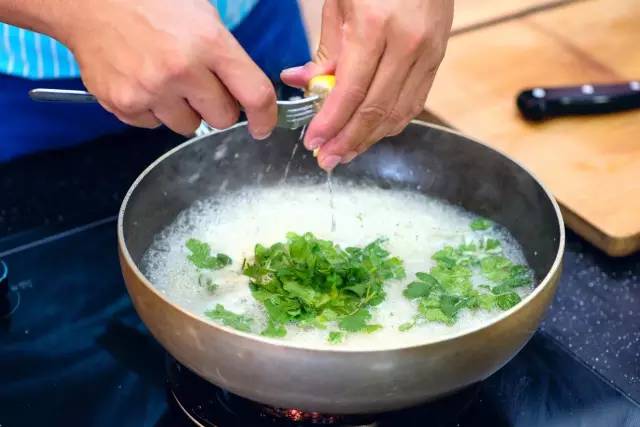 啤酒青口的做法，妈妈们快学学吧！