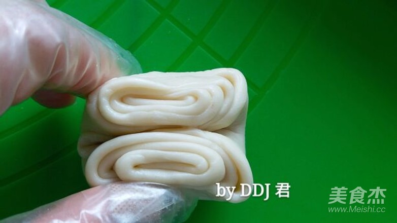 蛋黄酥的家常做法