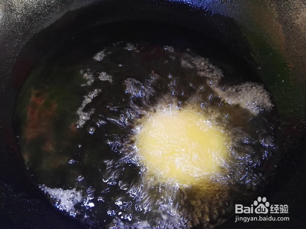 酥脆可口的玫瑰酱炸糕