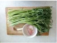 肉丝炒茼蒿的做法