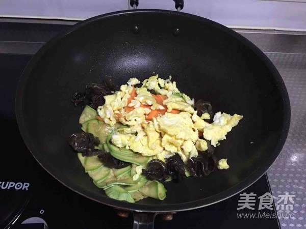 西葫芦时蔬小炒