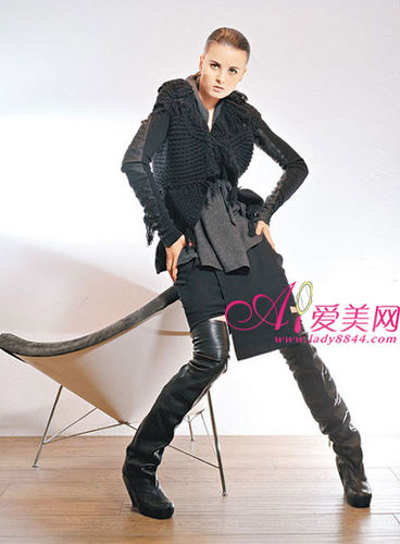 怎样打造欧美范儿黑色帅气皮衣装扮