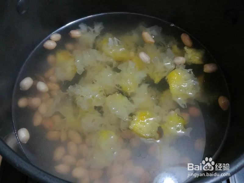 雪蓮子桃膠糖水怎么做