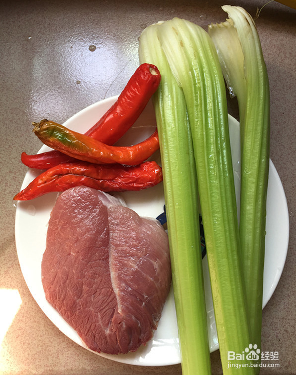 芹菜炒瘦肉的制作方法