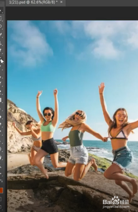 怎么用PS移动人物呢？