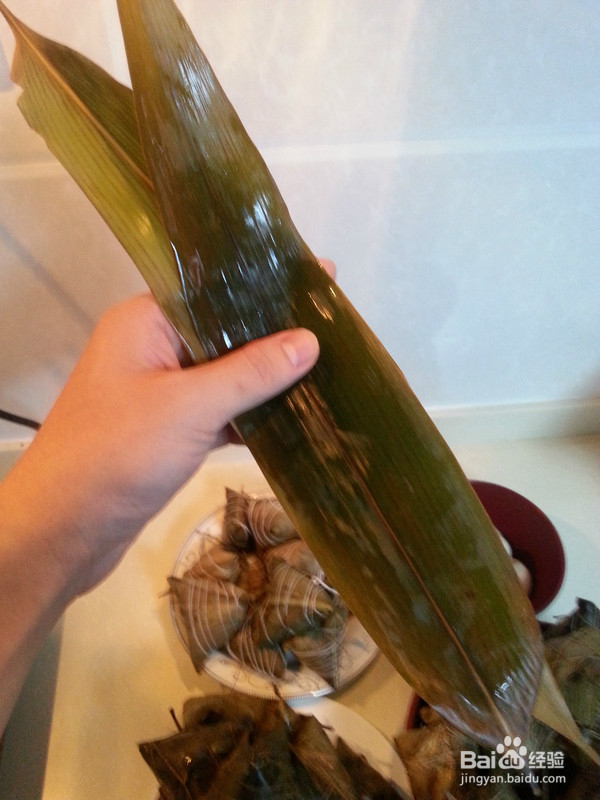 混着酒香与粽叶和糯米的香味