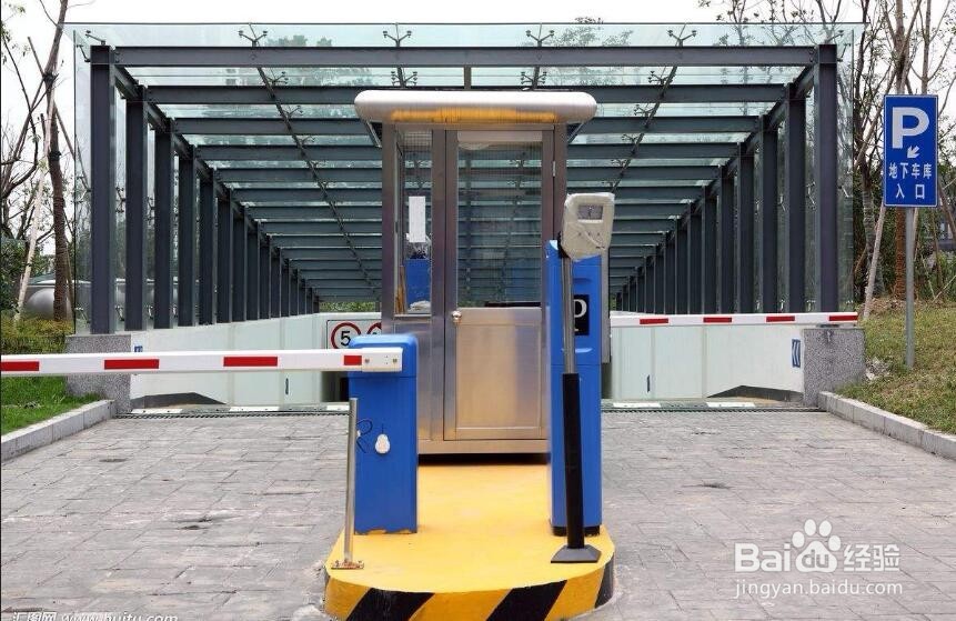 手动挡下底下车库怎么开