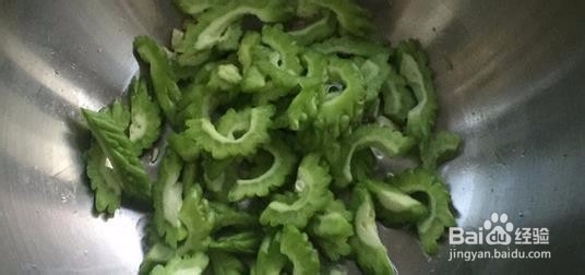 苦瓜炒虾仁的做法