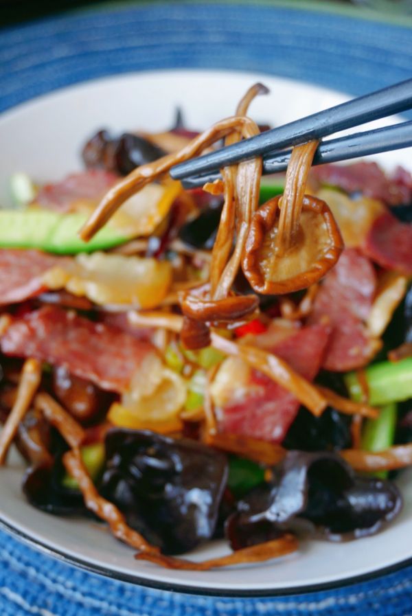 云腿干锅茶树菇