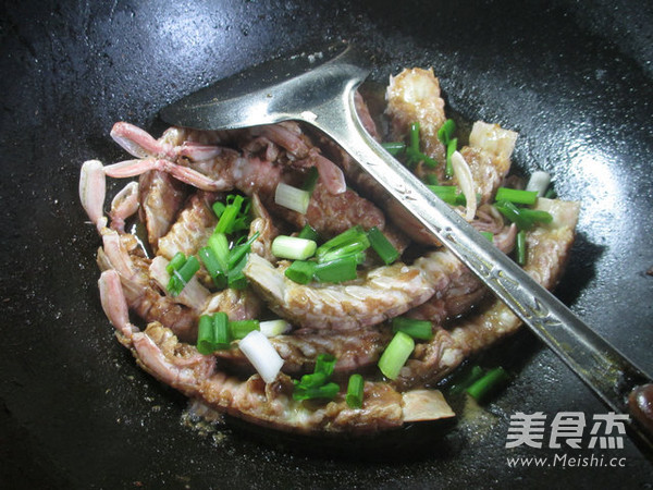 沙茶酱虾蛄的做法