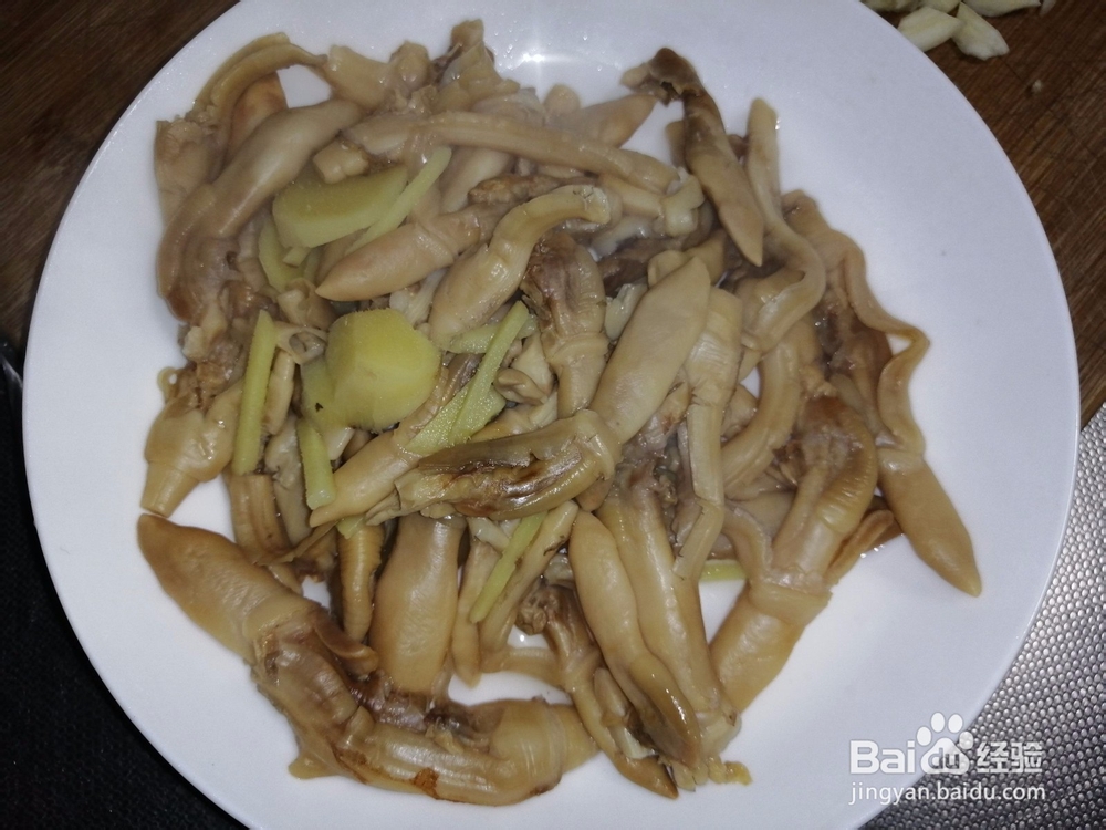 青椒爆炒蚬子干的做法