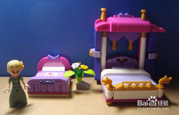 如何用积木搭建美丽女孩房间的场景