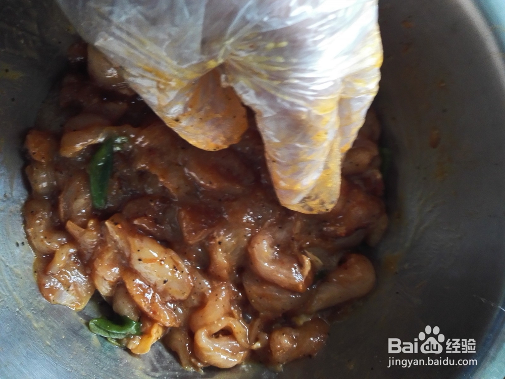 如何用鸡蛋给鸡胸肉裹上“外皮”