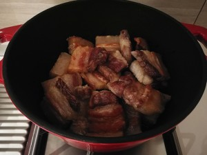 家传红烧土猪肉