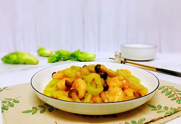 儿菜菌菇炒虾仁