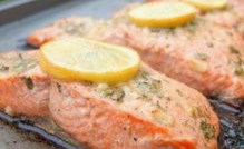 如何在家中做出好吃美味的蒜香三文鱼!