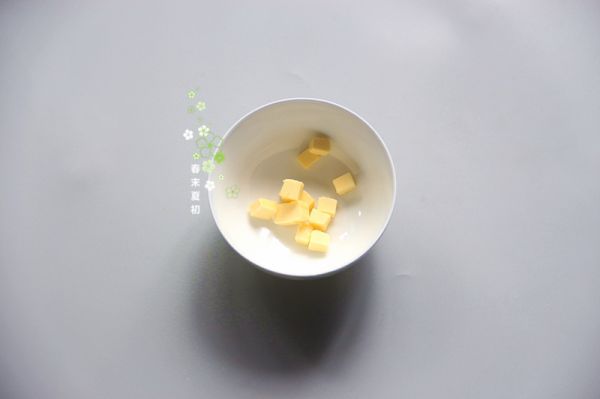 冻干黄桃毛巾卷千层蛋糕