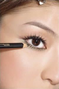 化眼妆的详细步骤