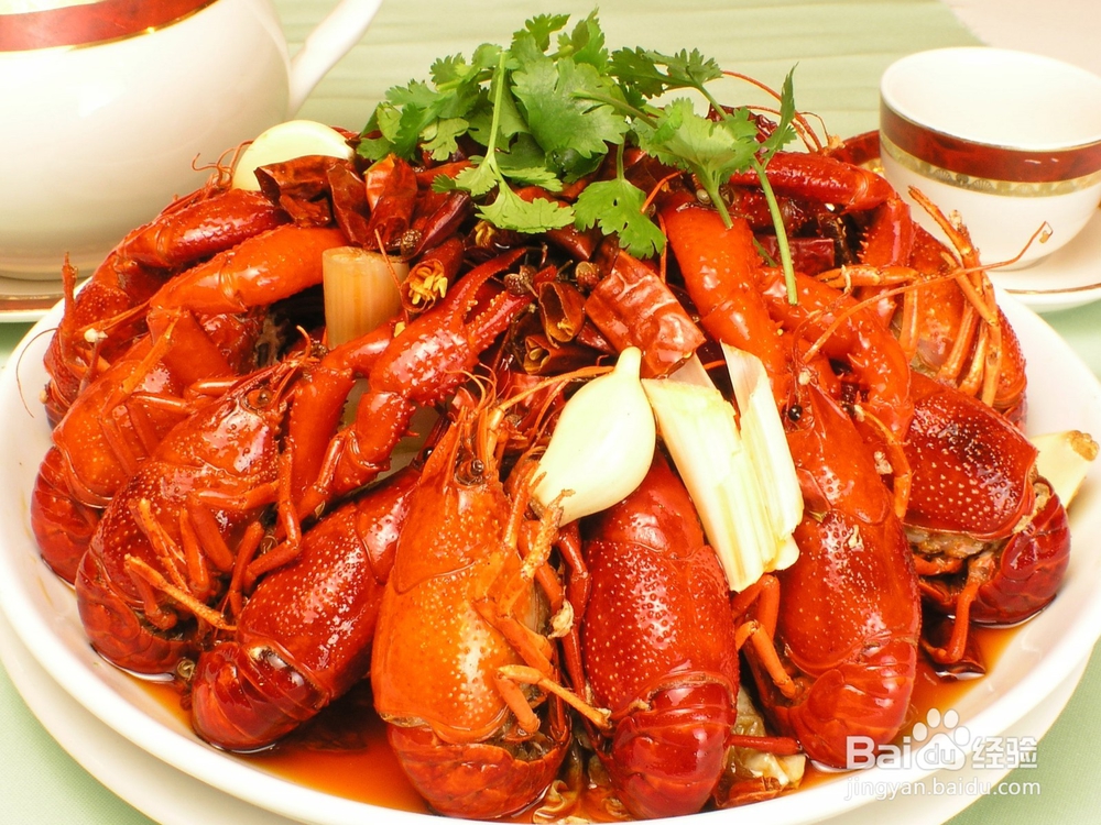 龙虾需清洗干净才能吃哦
