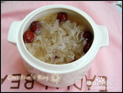 女性美容养颜食谱：[1]银耳雪梨炖瘦肉