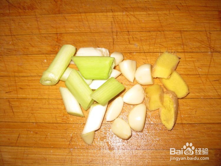 土豆炖鸭肉的家常做法