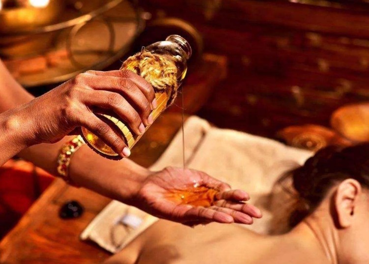 茱莉蔻玫瑰精油怎么按摩