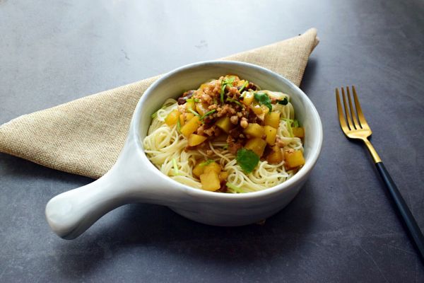 土豆香菇酱捞面