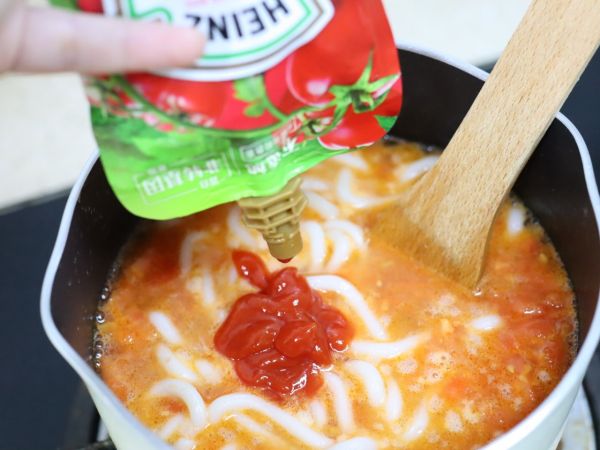 番茄酸汤乌冬面