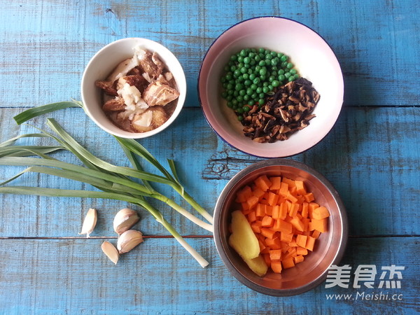 红烧肉焖饭的做法