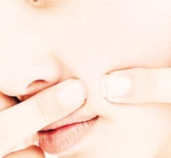 夏天应该怎样清除痘痘