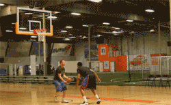 街头篮球篮板怎么练习