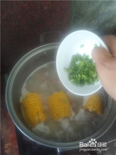 冬瓜排骨玉米汤做法