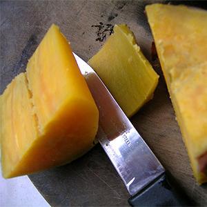 怎样制作兔兔美食之红薯卷