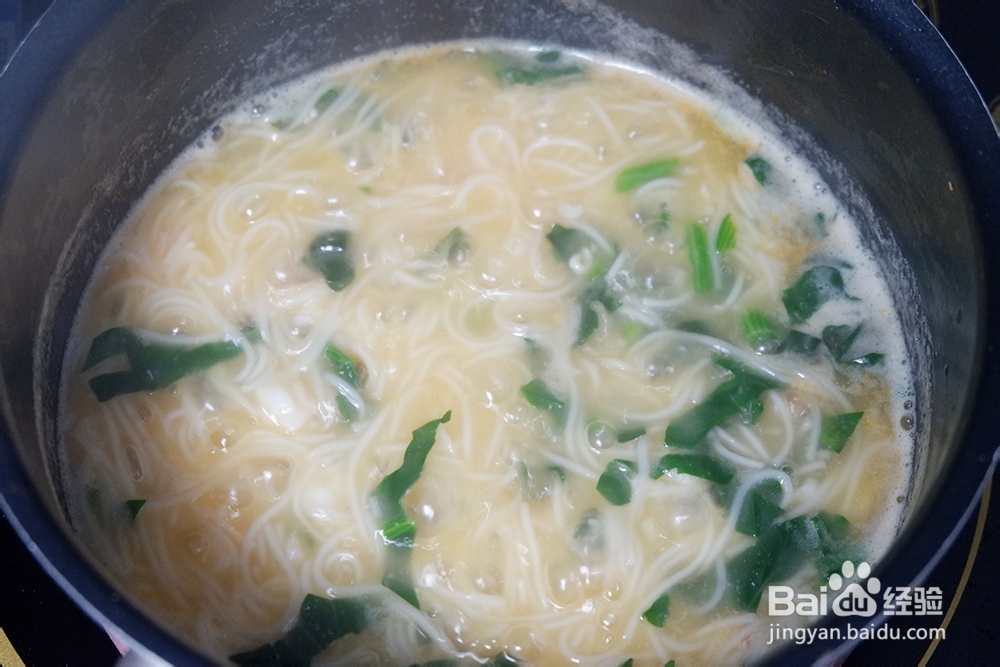 香浓的菠菜鲜虾面